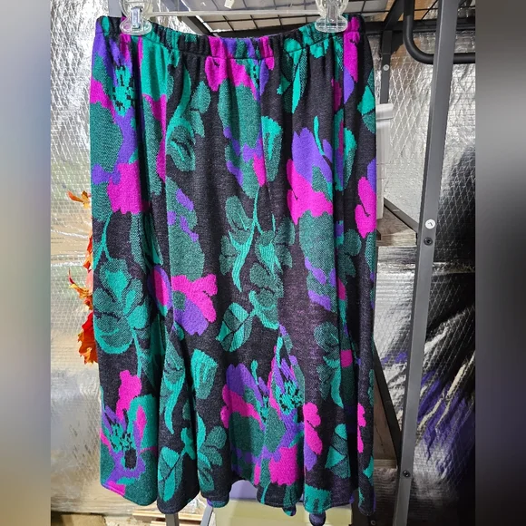 Matching sweater skirt set - Picture 4 of 5